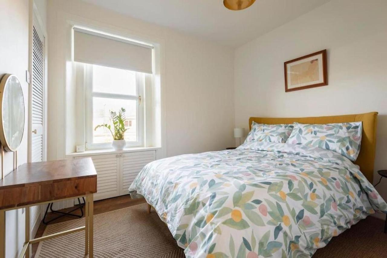 Arbroath Luxury Apartment In Mcm Style エクステリア 写真
